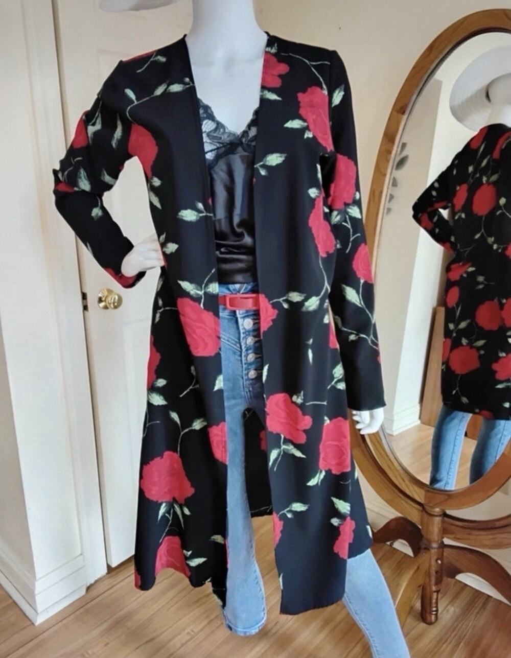 NY Invasion Women’s Black Red Green Floral Long Sleeve Long Kaftan Size M